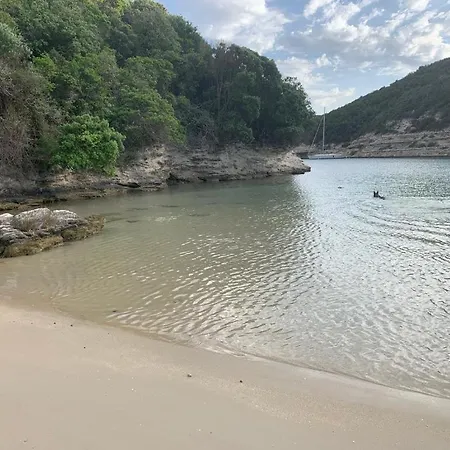 Gospodarstwo wiejskie Maisonette Dans Hameau Calme Bonifacio (Corsica)