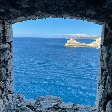 Maisonette Dans Hameau Calme Bonifacio (Corsica)