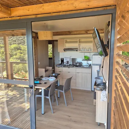 Maisonette Dans Hameau Calme